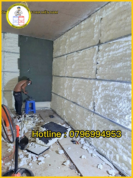 Phun PU Foam cách âm văn phòng, phòng họp